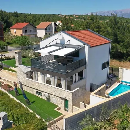 Vala, 4*, Sea View & Private Heated Pool Appartement