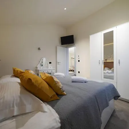 Appartement Vala, 4*, Sea View & Private Heated Pool *