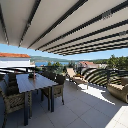 Vala, 4*, Sea View & Private Heated Pool Apartment