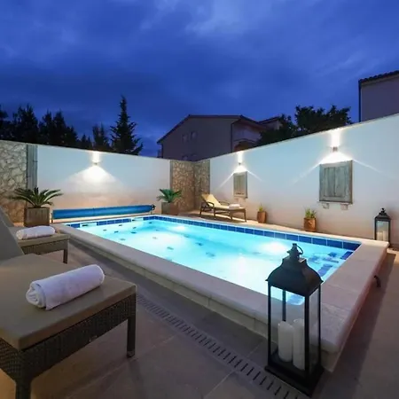Vala, 4*, Sea View & Private Heated Pool Pridraga