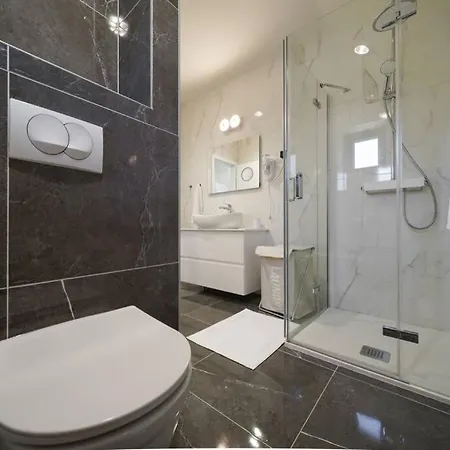Apartment Vala, 4*, Sea View & Private Heated Pool *