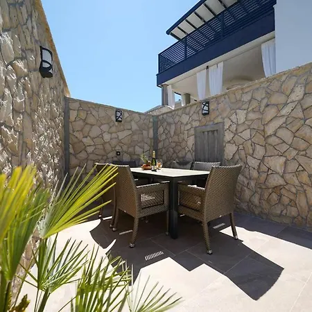Apartment Vala, 4*, Sea View & Private Heated Pool *