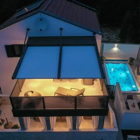 Apartment Vala, 4*, Sea View & Private Heated Pool Pridraga
